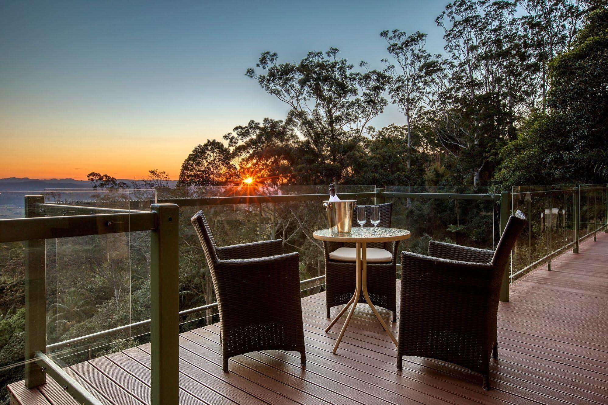 Avocado Sunset Bed & Breakfast Mount Tamborine Exterior photo