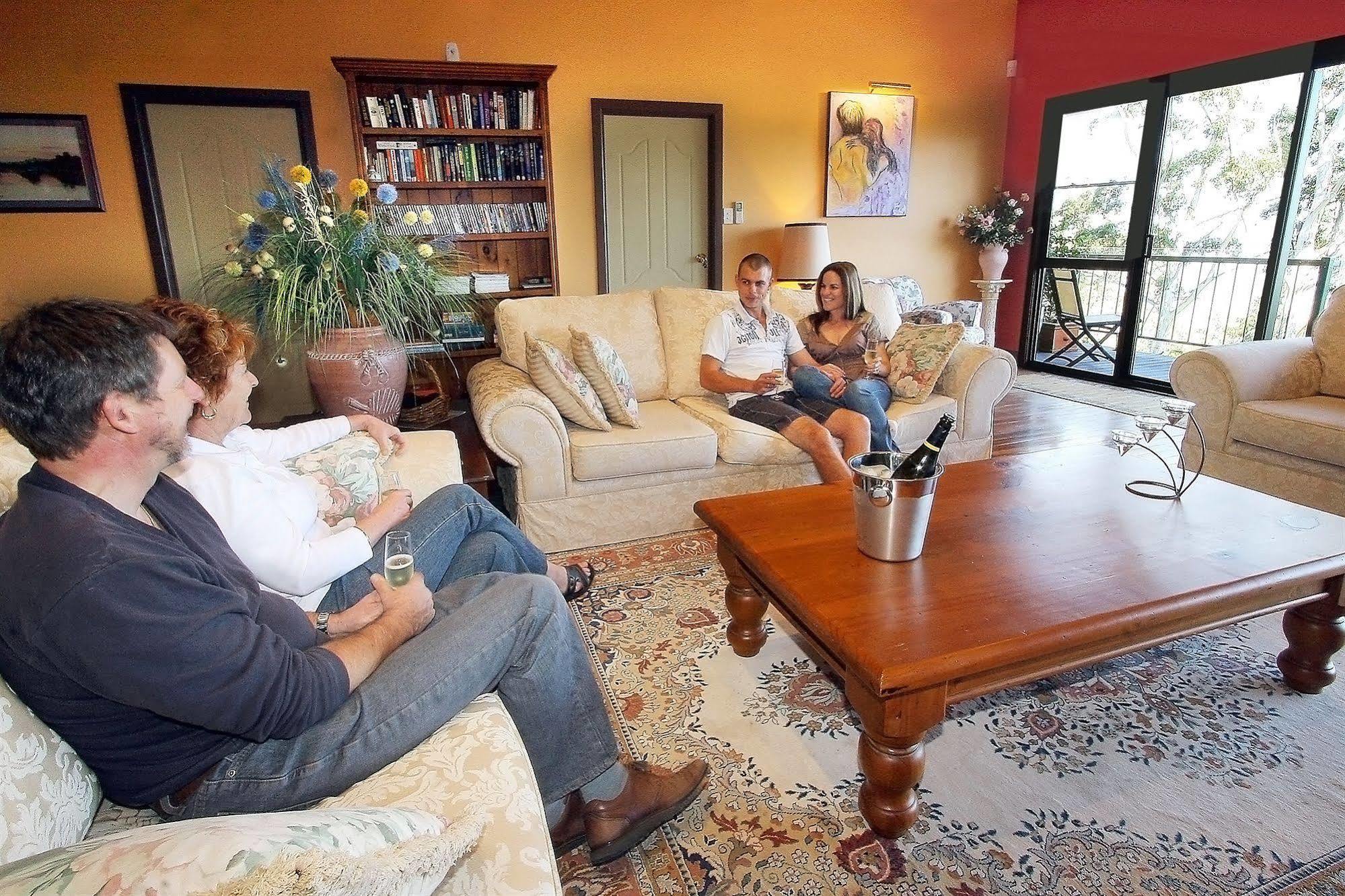Avocado Sunset Bed & Breakfast Mount Tamborine Exterior photo