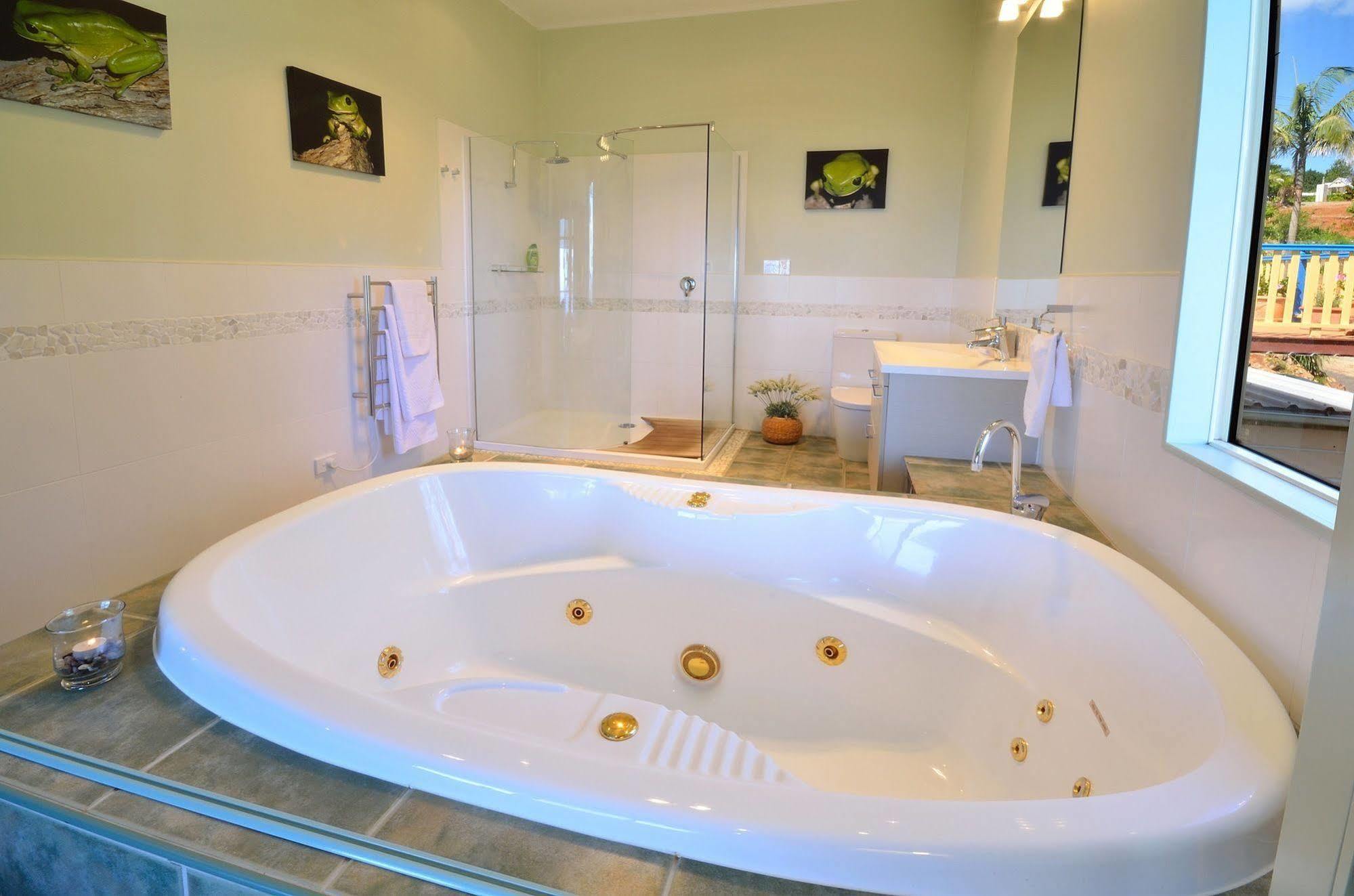 Avocado Sunset Bed & Breakfast Mount Tamborine Exterior photo